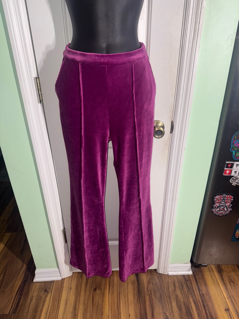 Hunter & Brown Fuchsia Pinky Purple Velvet Corduroy Dopamine Flare Pants Size M